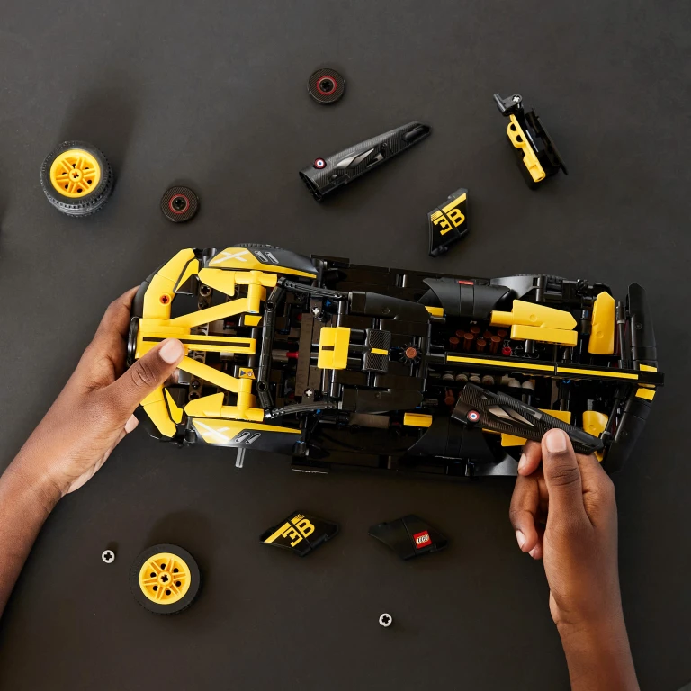 LEGO Technic Bugatti Bolide Raceauto - 1 stuk