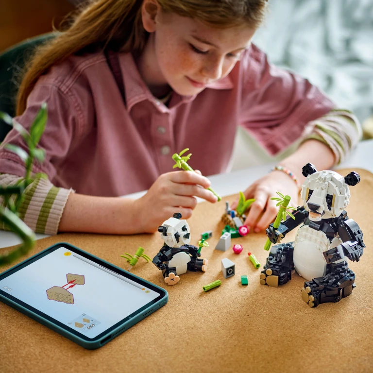 Lego Creator 3-in-1 Wilde Dieren Pandafamilie Bouwset - 626 onderdelen