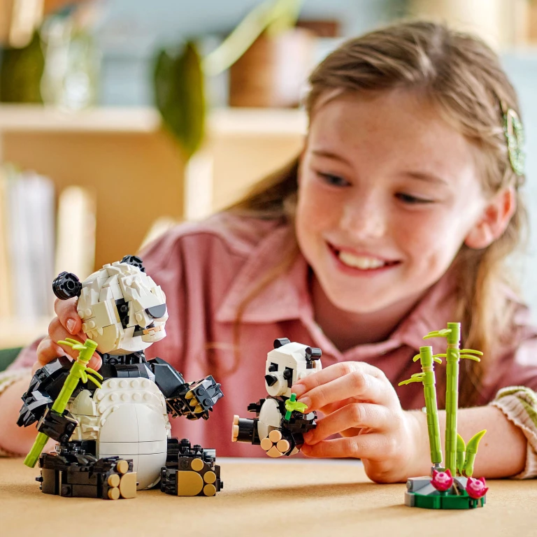 Lego Creator 3-in-1 Wilde Dieren Pandafamilie Bouwset - 626 onderdelen