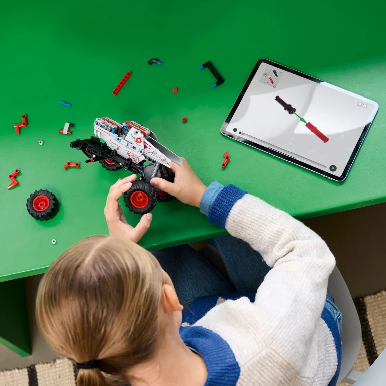 LEGO Technic Monster Jam ThunderROARus Monstertruck - 1 stuk
