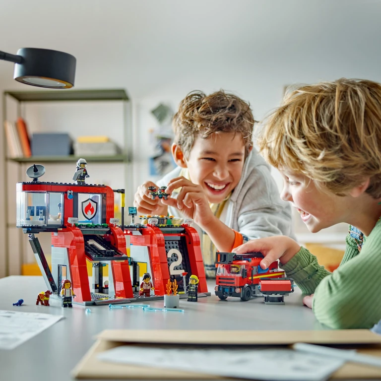 LEGO City Brandweerkazerne en Brandweerauto - 1 stuk