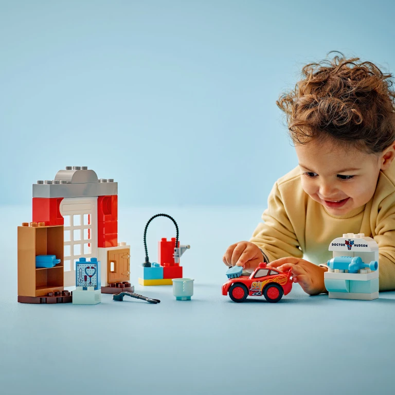 LEGO Duplo Disney Cars McQueen Bezoek aan Docs Garage - 1 stuk