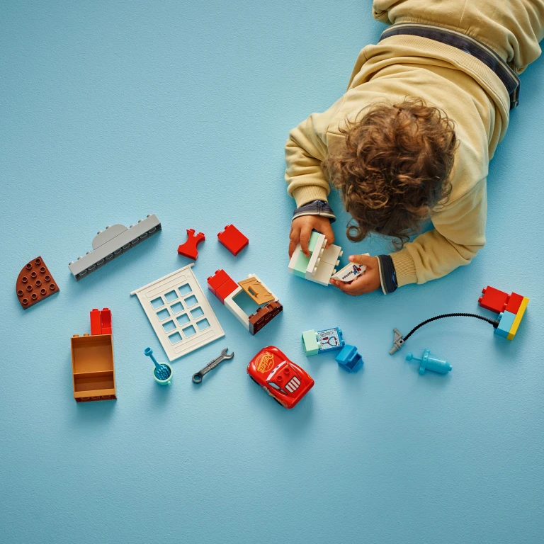 LEGO Duplo Disney Cars McQueen Bezoek aan Docs Garage - 1 stuk