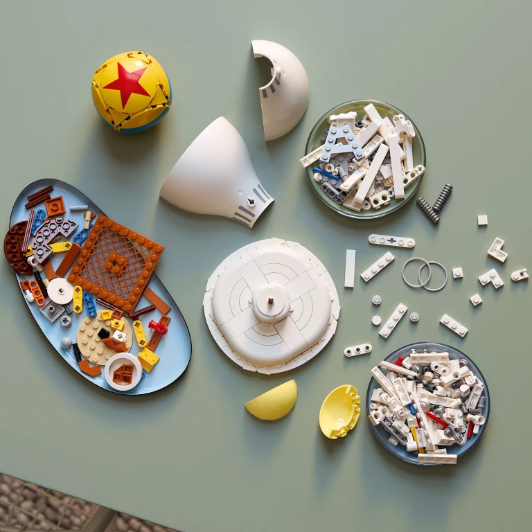 LEGO Ideas Disney Pixar Luxo Jr. Bouwset - 1 stuk