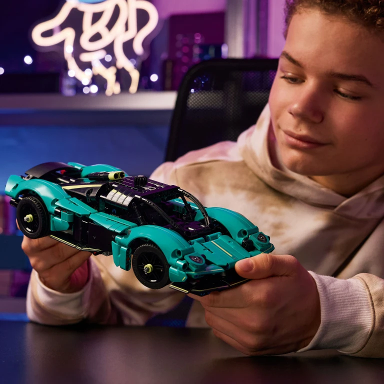 LEGO Technic Aston Martin Valkyrie Bouwset - 1 stuk