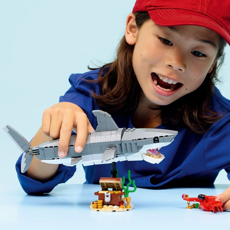 LEGO Creator 3in1 Bouwset Woeste Haai met Schatkist