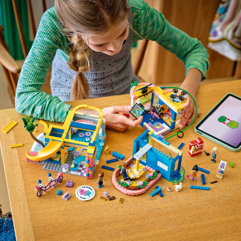 LEGO Friends Heartlake City Clubhuis Bouwset - 1 stuk