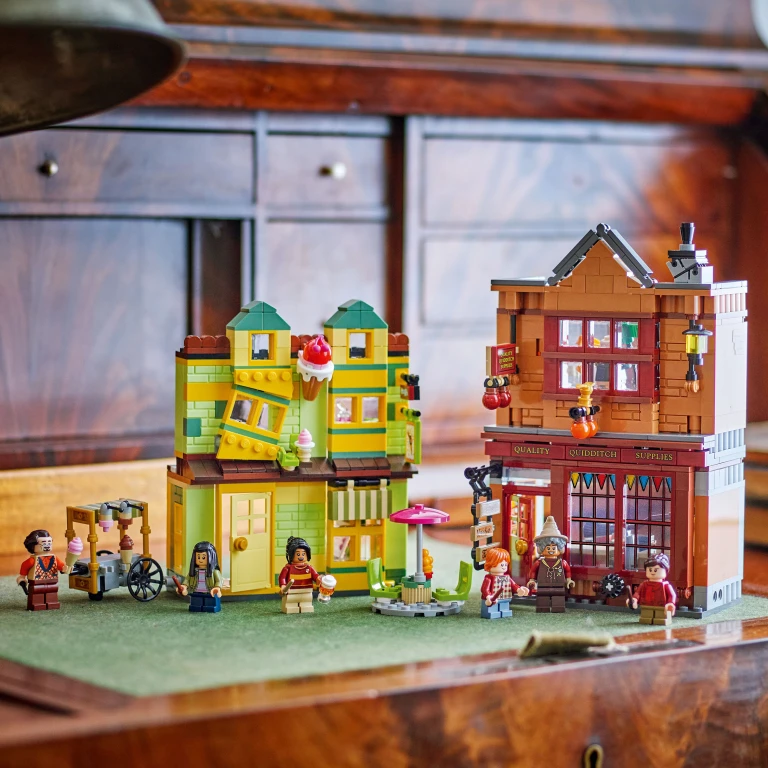 LEGO Harry Potter Zwerkbalpaleis en IJssalon Bouwset - 1 stuk