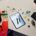 Lego 77075 Fortnite Peely En Sparkplugs Kamp