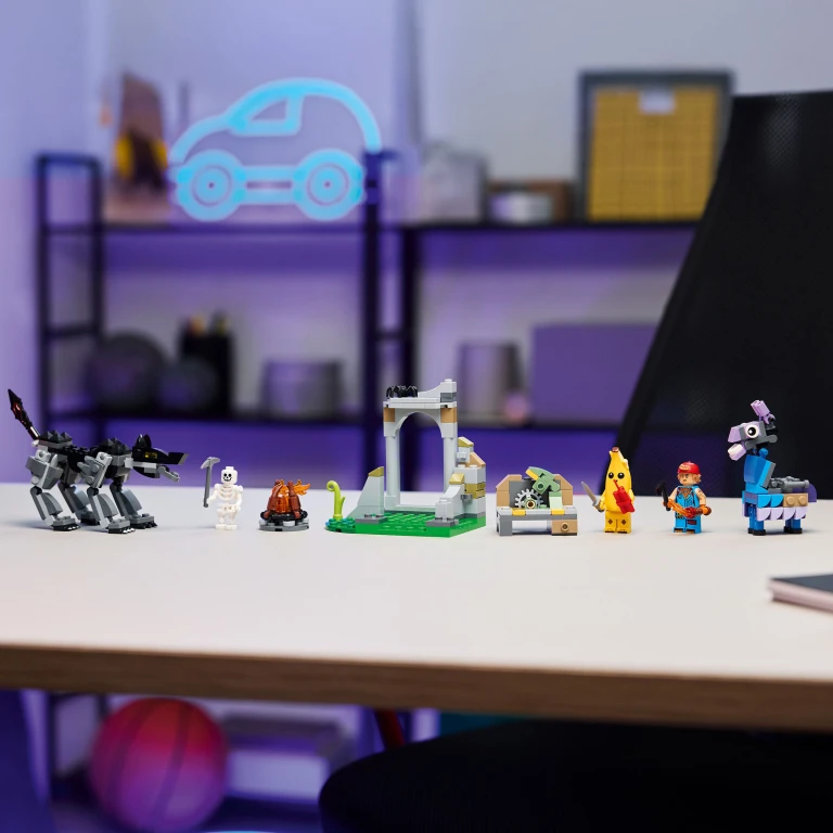 LEGO Fortnite Peely en Sparkplugs Kamp Bouwset - 1 stuk