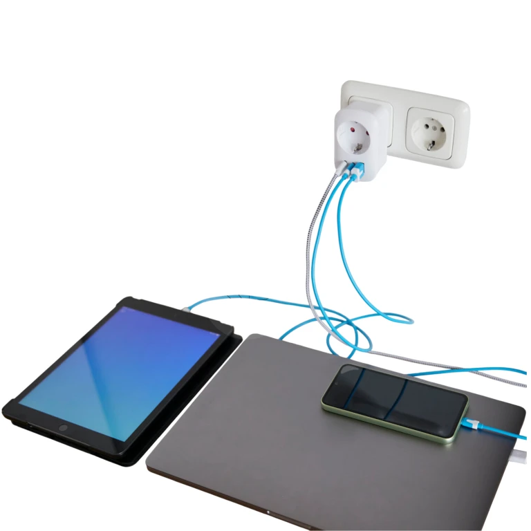 Stekker met 3 USB-poorten (2x A, 1x C), 1 stuk
