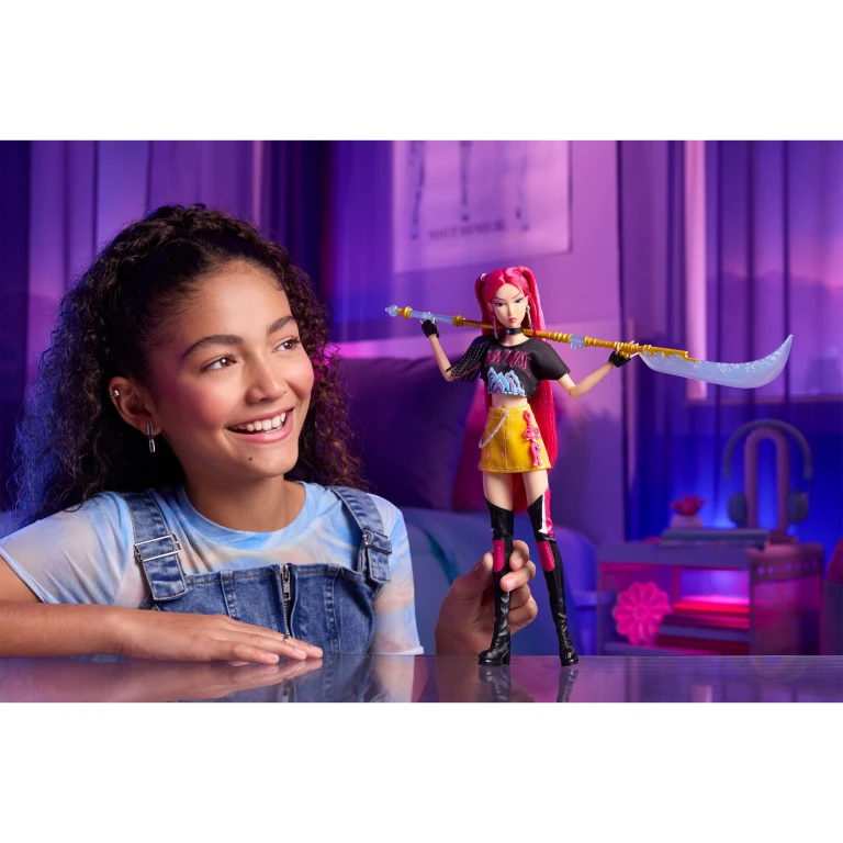 Mattel K-Pop Fashion Doll Mira pop - 1 stuk