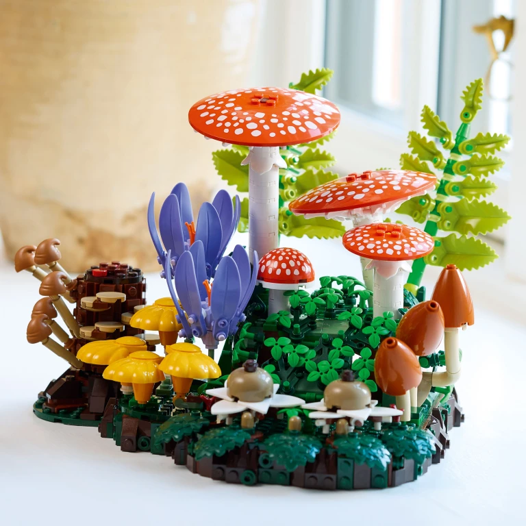 LEGO Icons Botanicals Bospaddenstoelen Bouwset - 1 stuk