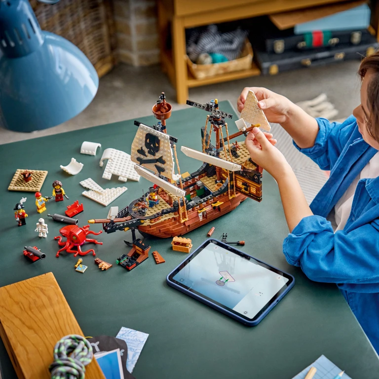 LEGO Creator 3in1 Bouwset Klassiek Piratenschip - 1 stuk