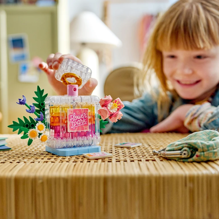 Lego 31383 Creator Parfumfles met Bloemen