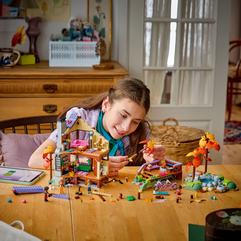 Lego 42705 Friends Gezellige Boshut Herfst